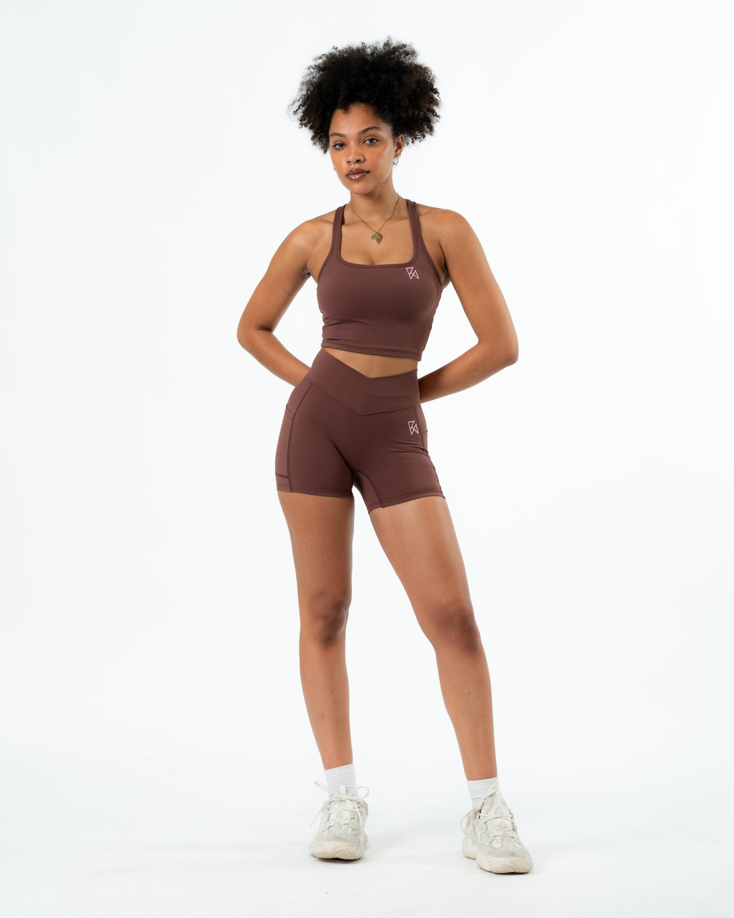 Sculpture set Sports crop and V-shape shorts