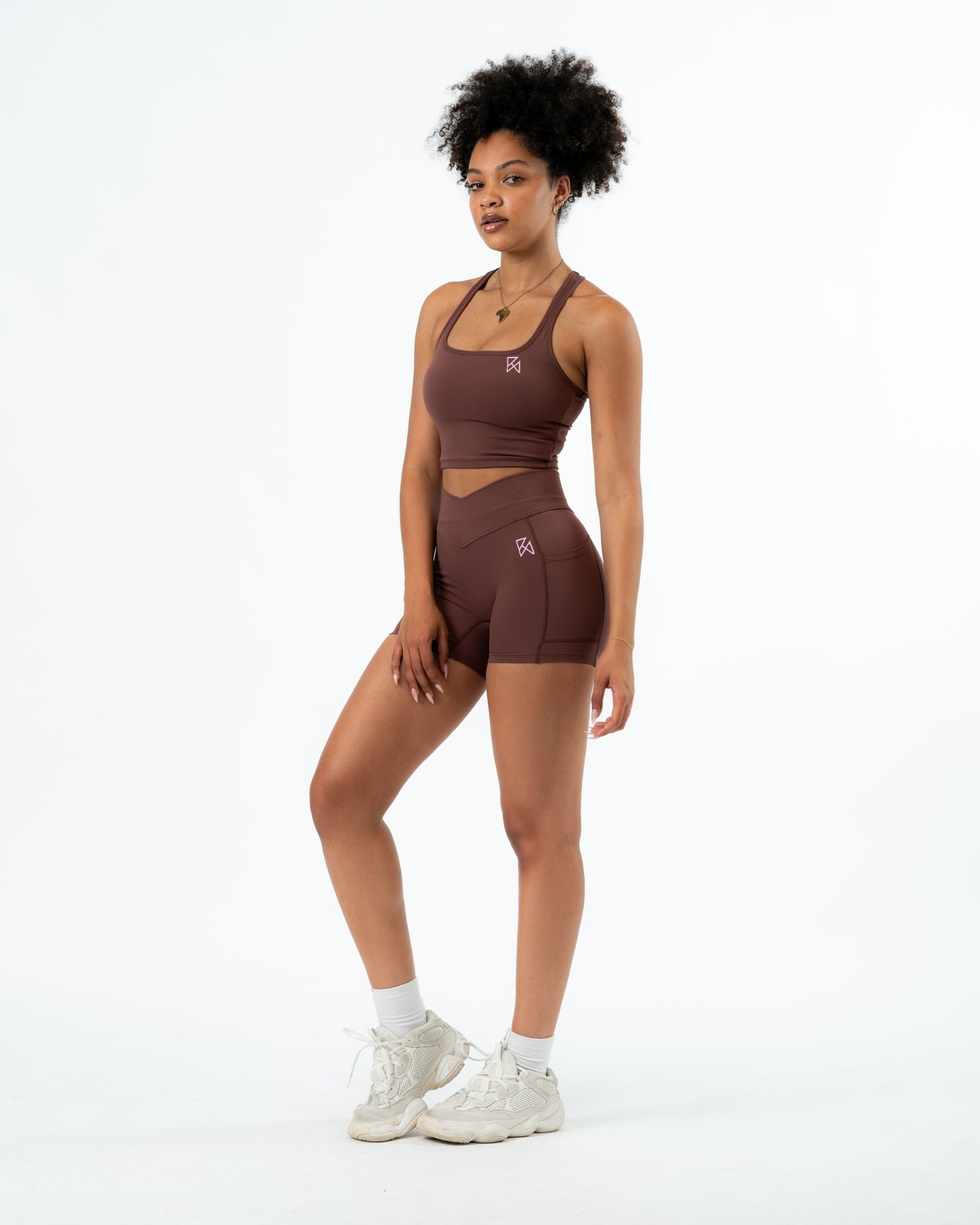 Sculpture set Sports crop and V-shape shorts