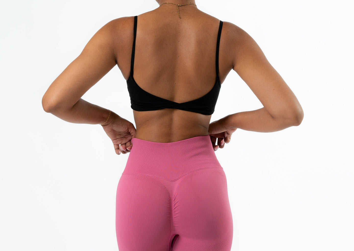 Sculpture Twisted sports bra