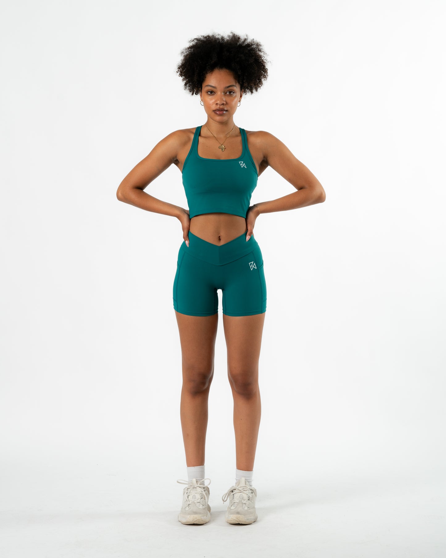 Sculpture set Sports crop and V-shape shorts